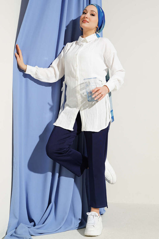 Chemise froncée sur le côté en crêpe écru
