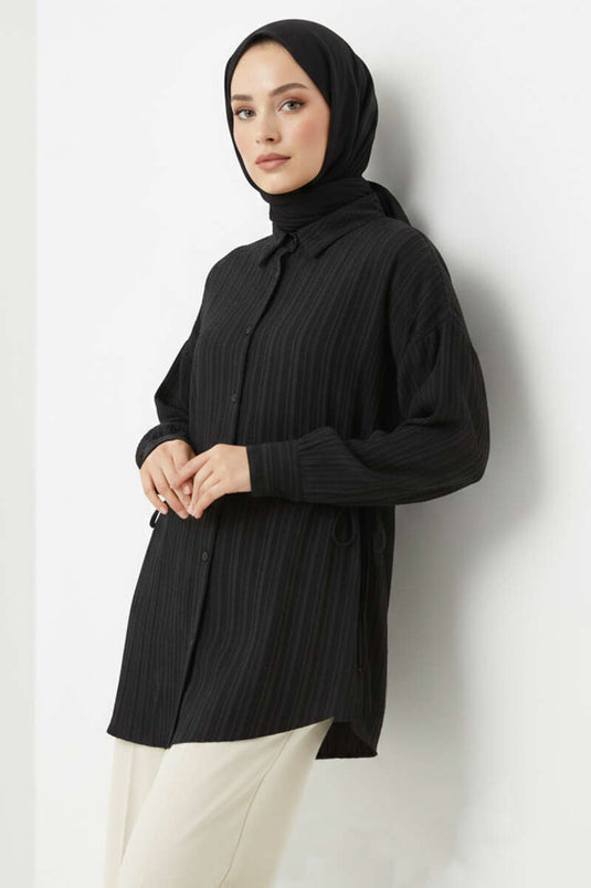 Chemise froncée plissée sur le côté noire