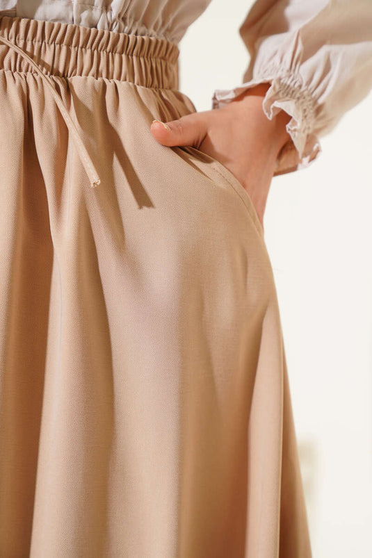 Basic Skirt Latte with Side Pockets