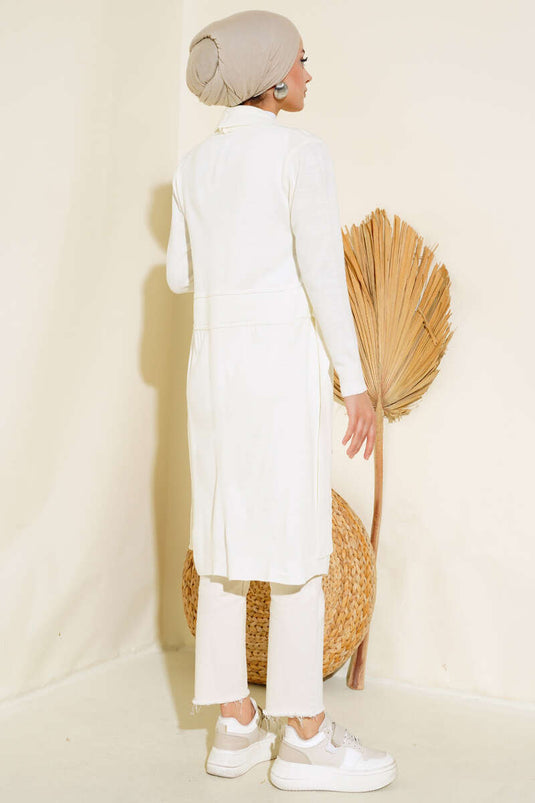 Gilet écru à lacets et coutures latérales