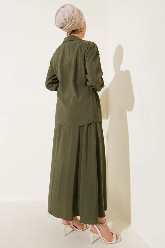 بدلة من قطعتين مع تنورة وحبل جانبي بلون كاكي