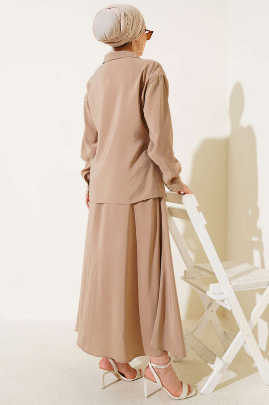 Conjunto de dos piezas con falda con lazo lateral, color visón