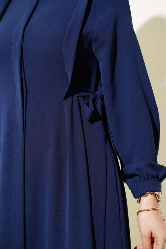 Robe boutonnée à nouer sur le côté bleu marine