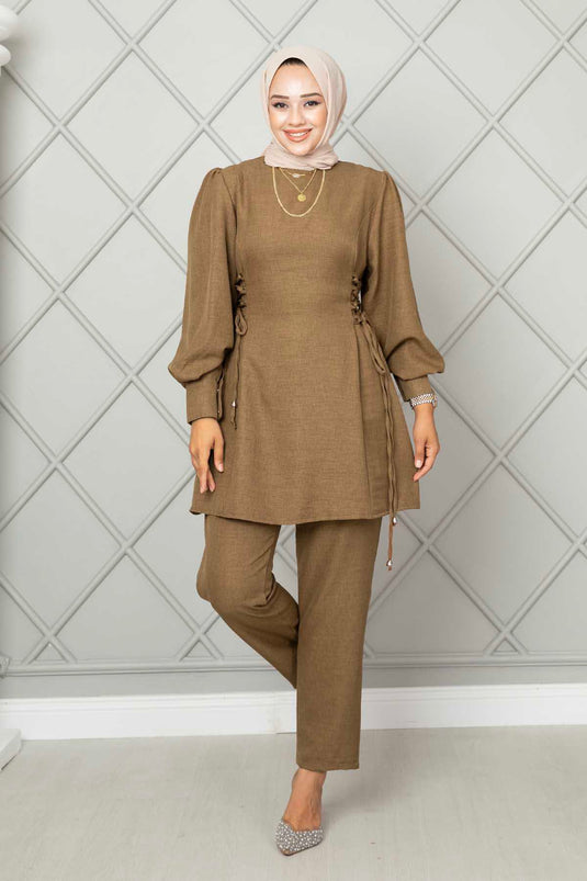 طقم حجاب كتان مربوط من الجانب مكون من قطعتين - لون تبغ