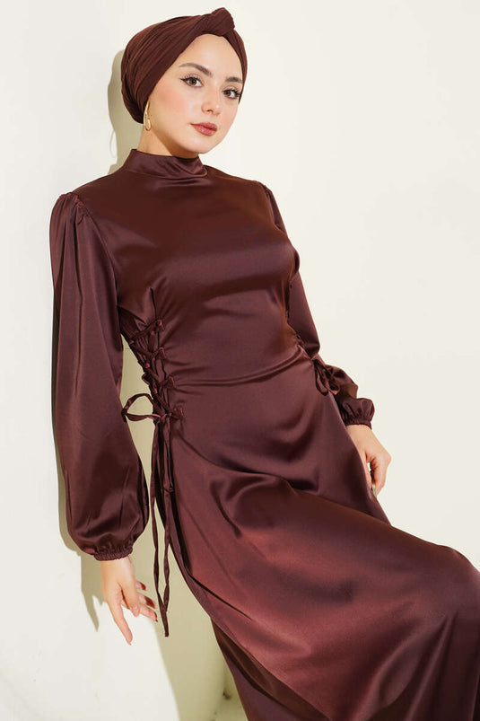 Yanları İp Bağcık Detaylı Saten Elbise Kahve