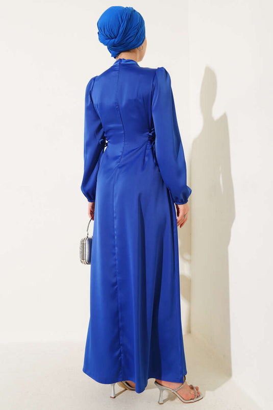 Robe en satin avec liens latéraux en corde Saxe