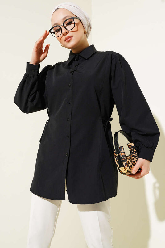 Chemise noire avec lien latéral