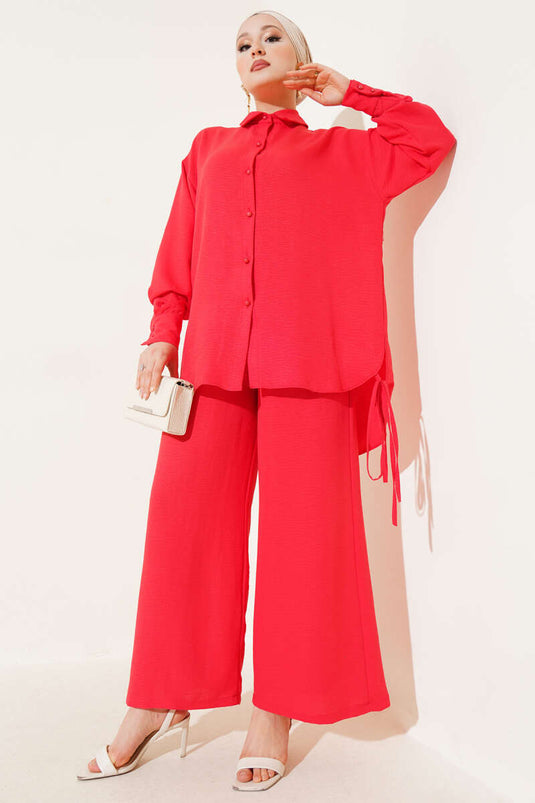 بدلة أليزارين مزدوجة مع تفاصيل حبل جانبي