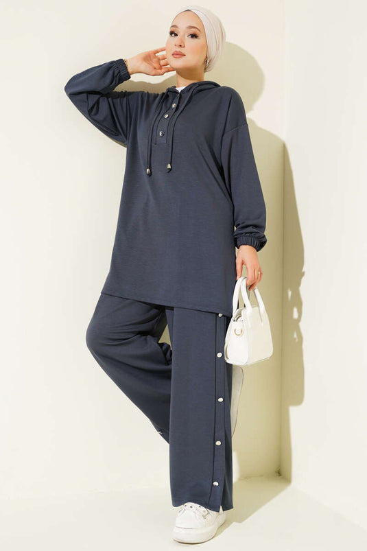 Ensemble deux pièces à capuche avec boutons métalliques sur les côtés, gris fumé