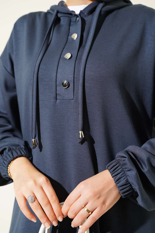 Ensemble deux pièces à capuche avec boutons métalliques sur les côtés, gris fumé