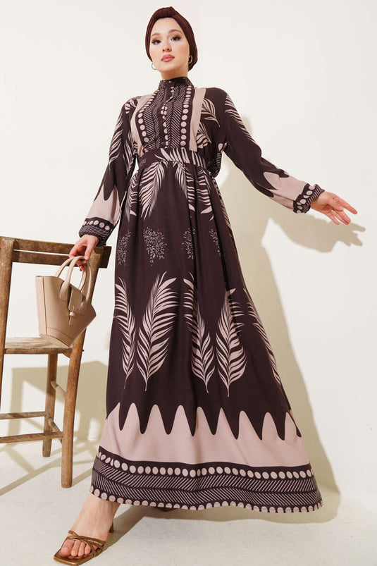 Robe ceinturée à motifs de feuilles marron