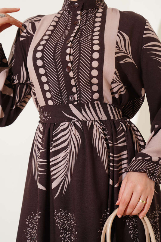 Robe ceinturée à motifs de feuilles marron