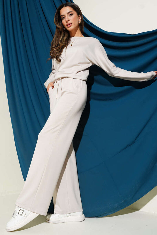 Ensemble Deux Pièces Beige Avec Blouse Et Manches Batwing