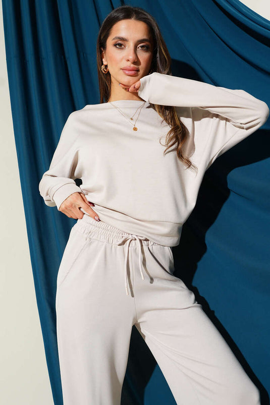 Ensemble Deux Pièces Beige Avec Blouse Et Manches Batwing