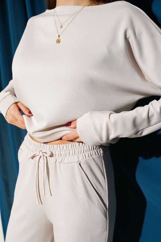 Ensemble Deux Pièces Beige Avec Blouse Et Manches Batwing