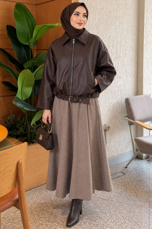 Braune Lederjacke Mit Fledermausärmeln Und Gürtel-Details