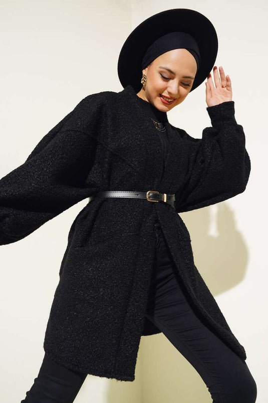 Veste bouclée ceinturée à manches chauve-souris noire