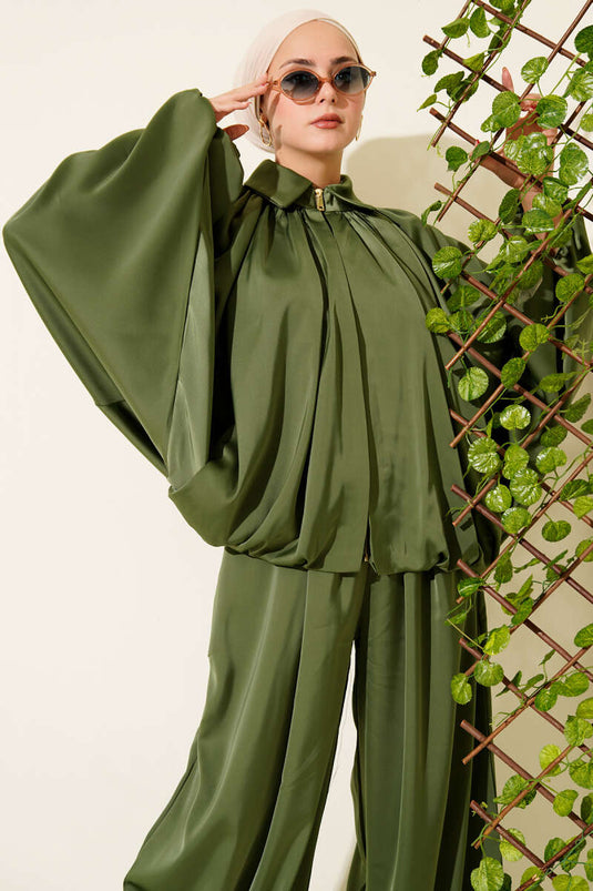 Costume deux pièces ample en satin à manches chauve-souris kaki