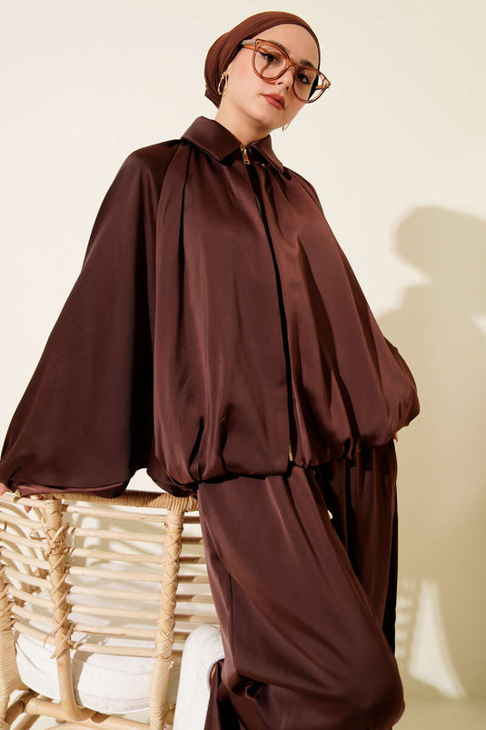 Costume deux pièces décontracté en satin à manches chauve-souris marron