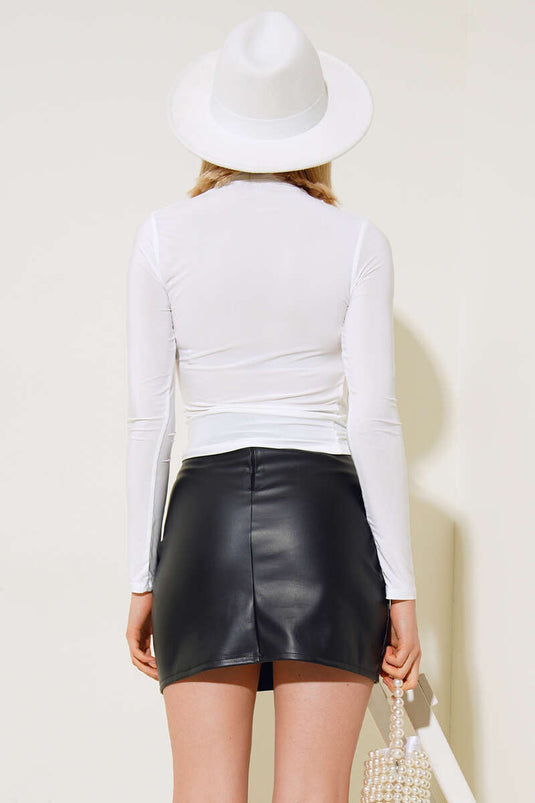 Bluse mit halboffenem Rollkragen in Ecru