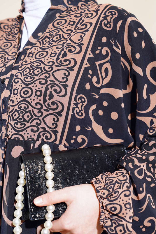 Robe en mousseline semi-boutonnée, couleur latte noir