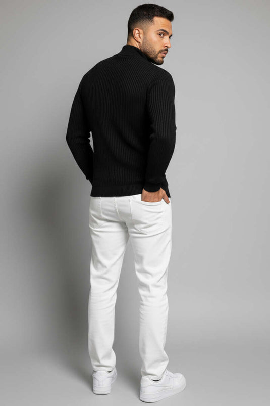 كنزة رجالية سوداء محبوكة بنصف ياقة عالية