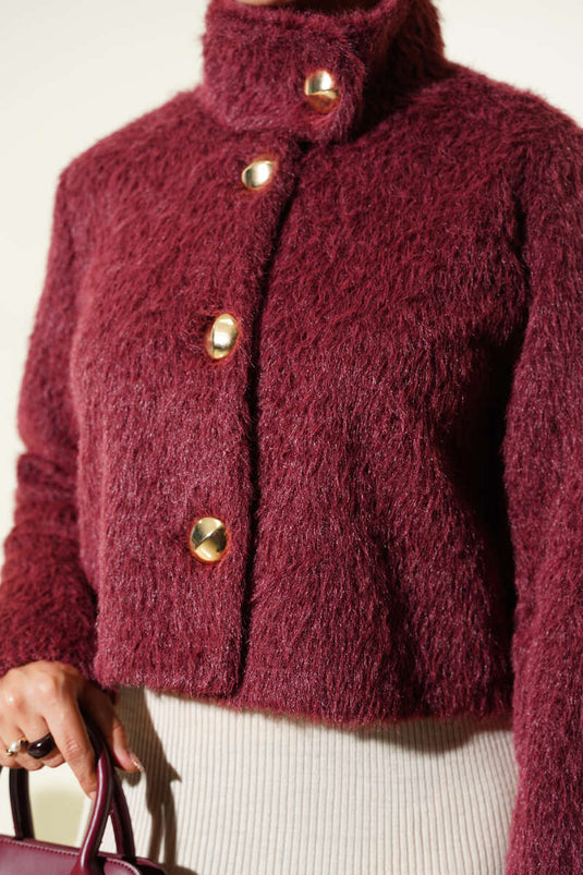 Veste à col roulé mi-long avec boutons dorés, bordeaux