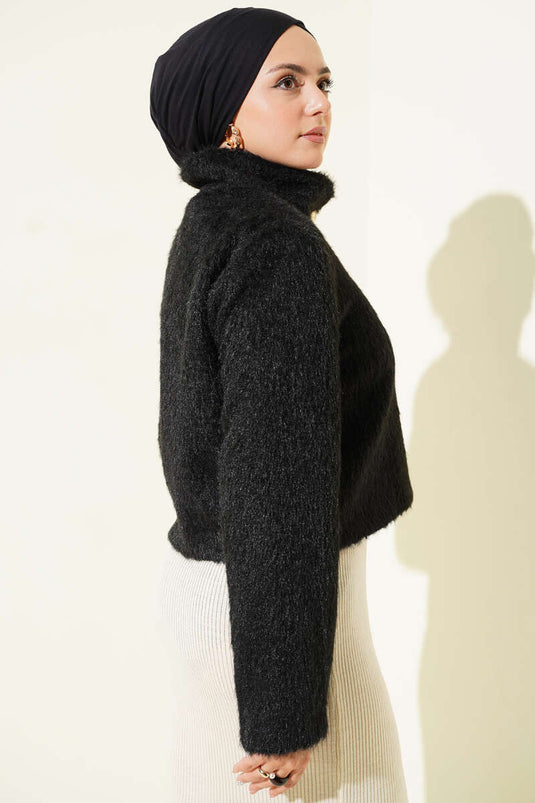 Halfhoge coltrui met gouden knopen, zwart