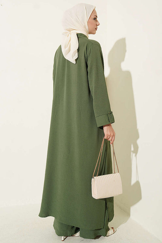 Conjunto De Dos Piezas Verde Con Botones Y Medio Pecho