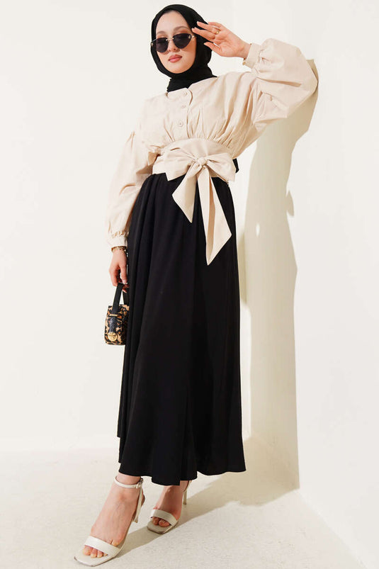 Halbgeknöpftes Hemd mit Krawatte Beige