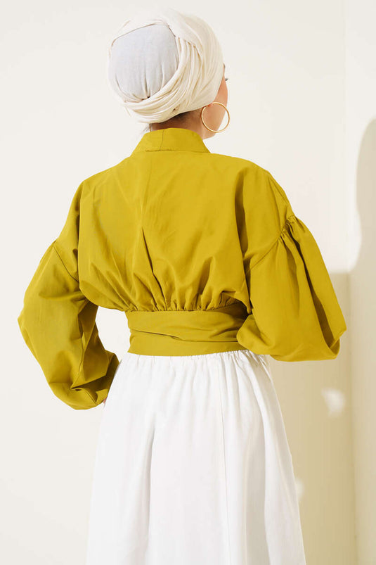 Camisa corta con corbata abotonada a media pierna verde petróleo