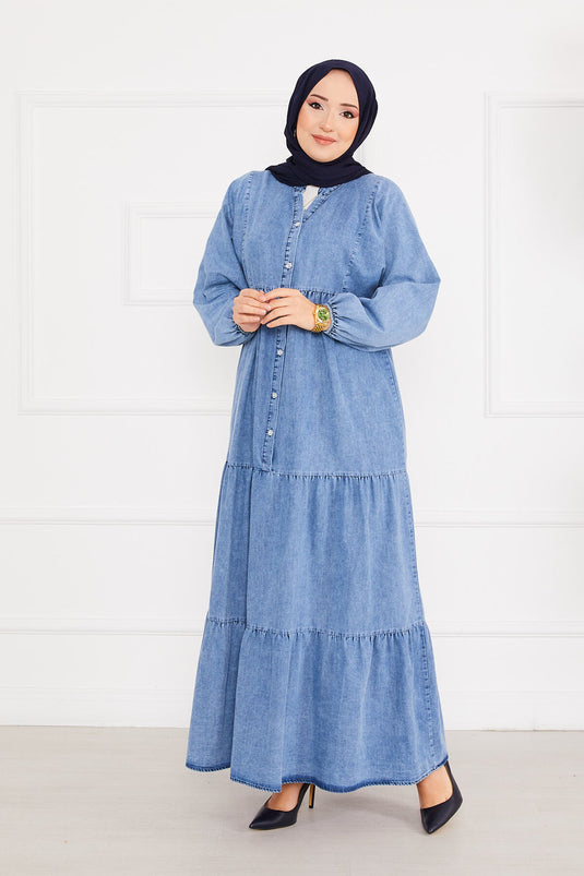 Vestido de mezclilla con hijab plisado y medio abotonado en azul claro