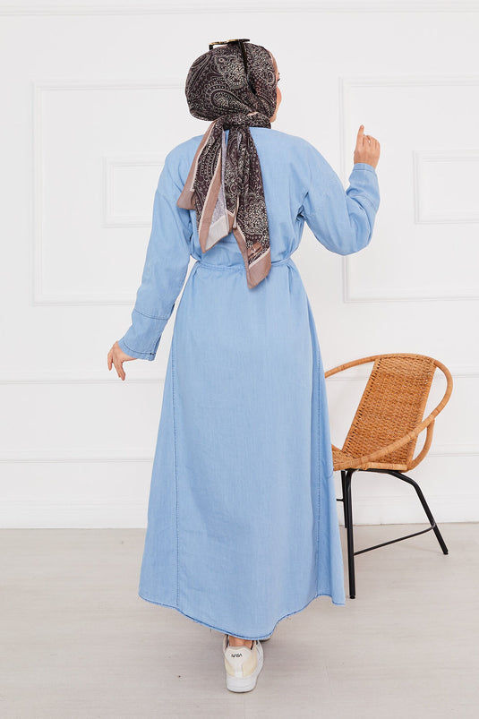 Robe en jean hijab à demi-bouton et poche bleu clair