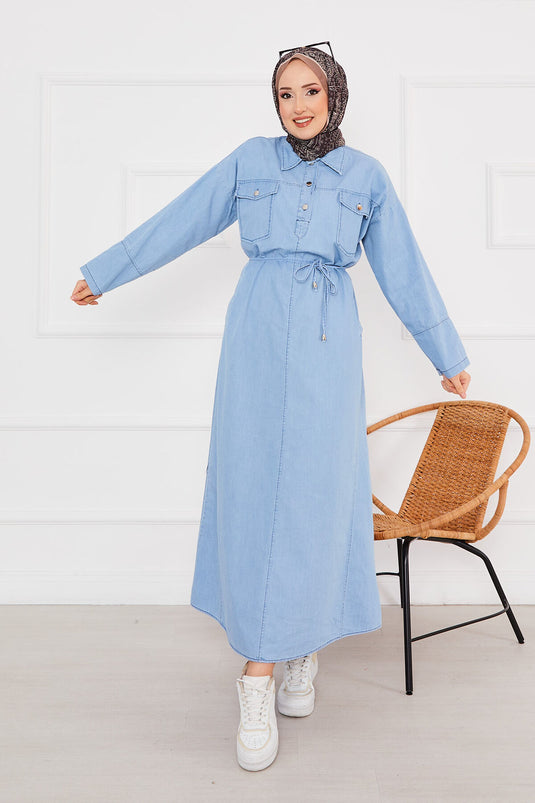 Robe en jean hijab à demi-bouton et poche bleu clair