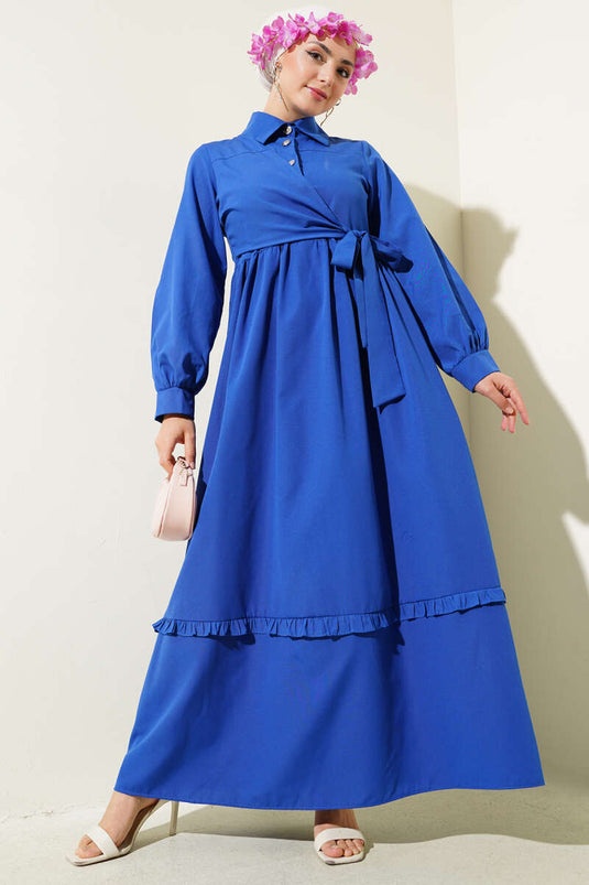 Halbgeknöpftes Kleid mit Rüschen und seitlicher Schnürung, Saxe