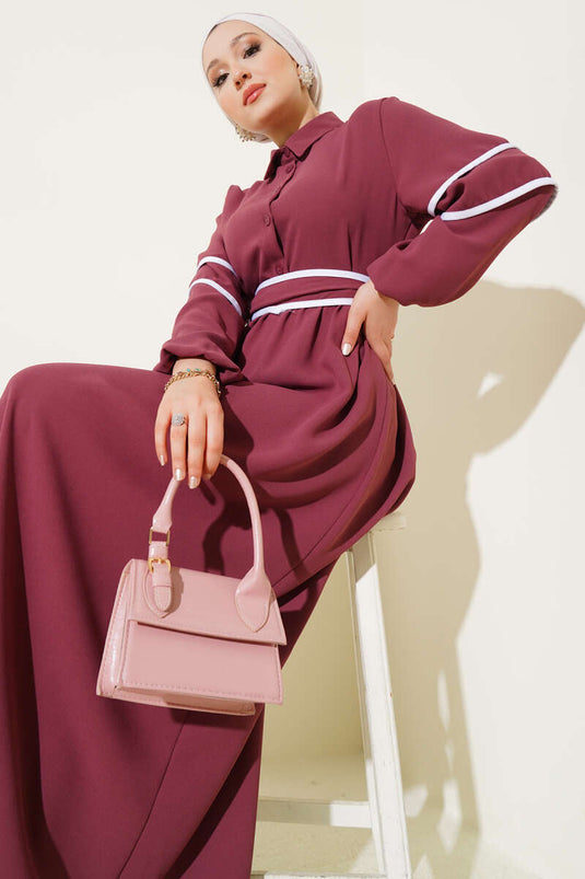 Abito con cintura e bottoni a metà, color rosa antico