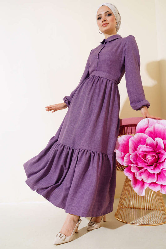 Mehrlagiges Kleid mit halben Knöpfen in Violett