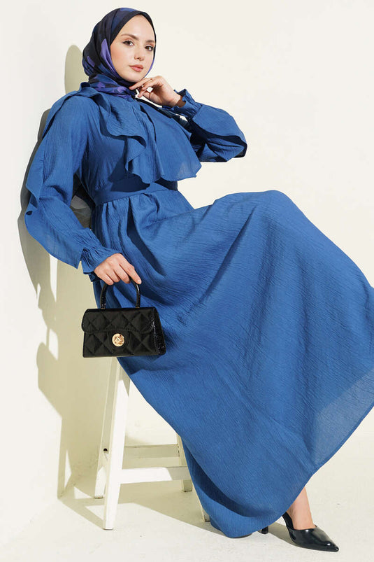 Robe bleu marine à volants avec ceinture et demi-boutons
