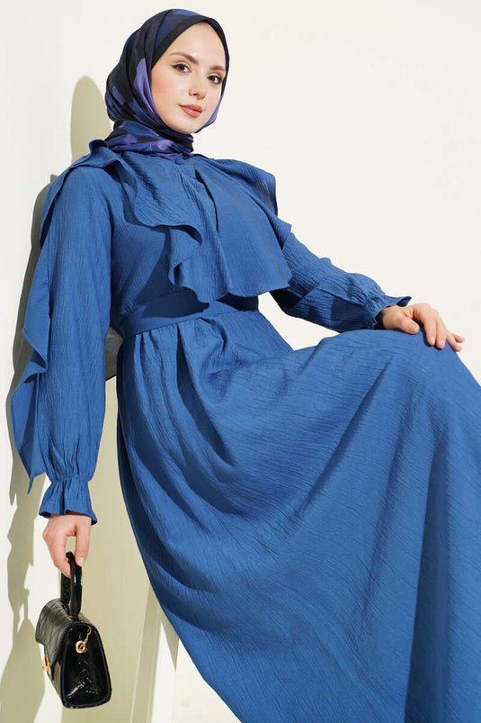 Robe bleu marine à volants avec ceinture et demi-boutons