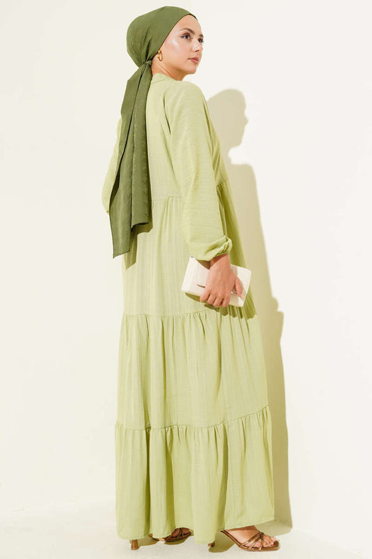Halb geknöpftes Lagenkleid in Salbeigrün