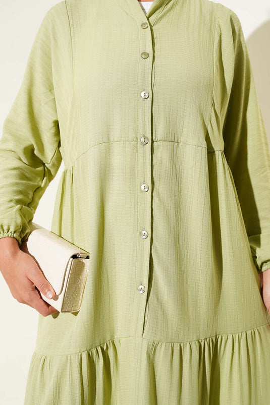 Halb geknöpftes Lagenkleid in Salbeigrün