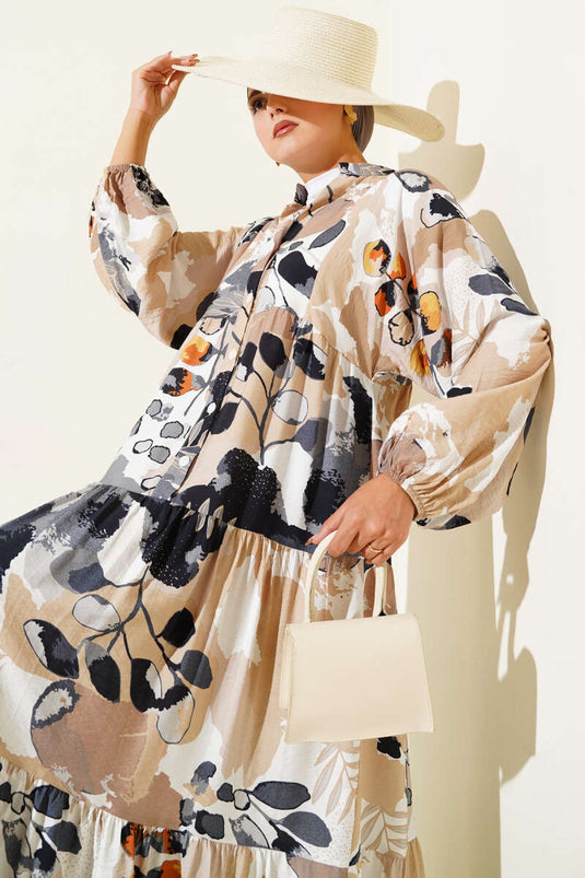 Abito con motivo a foglie colorate, abbottonato a metà, color fumo