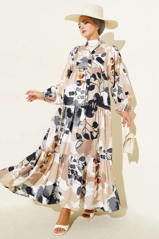 Abito con motivo a foglie colorate, abbottonato a metà, color fumo