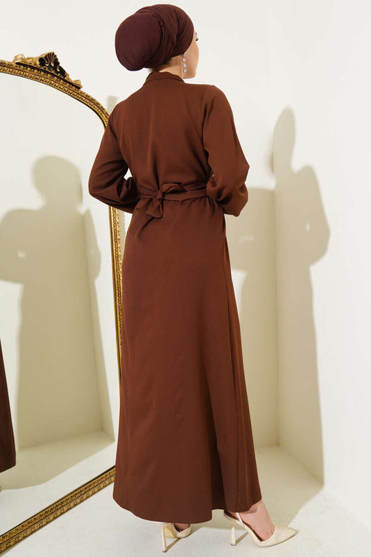 Stringkleid mit halblangem Knopfkragen Braun