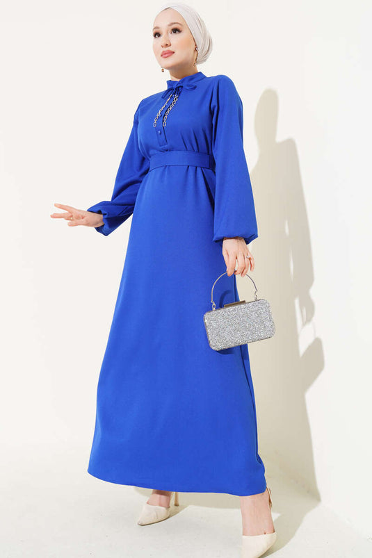 String-Kleid mit Halbknopfkragen in Saxe