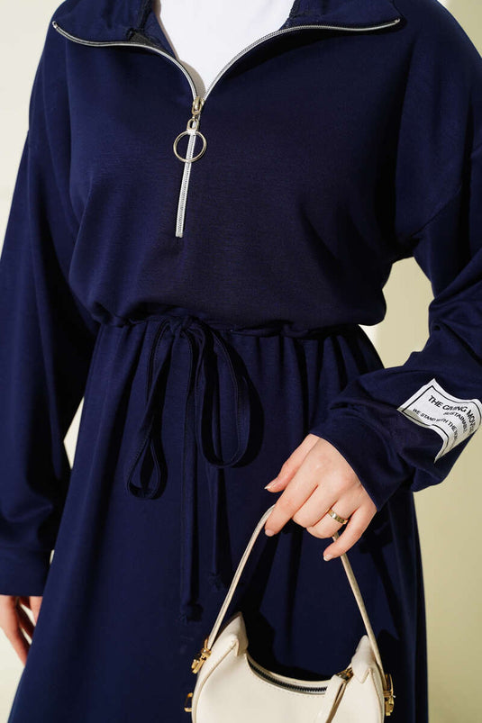 Robe Loisha ornée d'un demi-zip, bleu marine