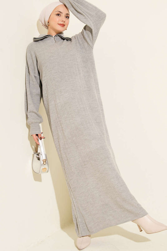 Robe grise en maille côtelée à demi-zip