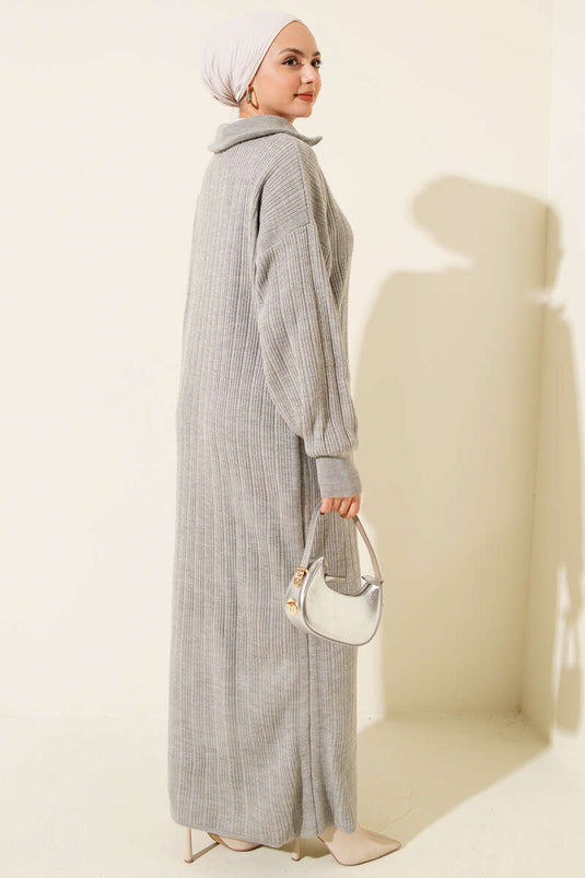 Robe grise en maille côtelée à demi-zip