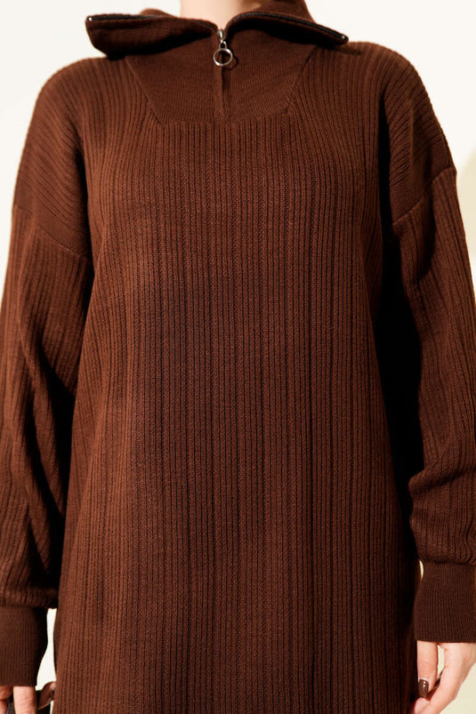 Robe en maille côtelée à demi-zip, marron