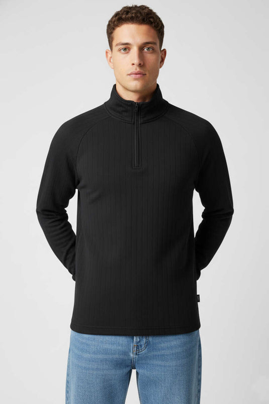 سويت شيرت رجالي أسود بنصف سحاب